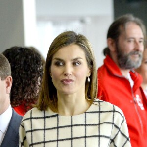 La reine Letizia d'Espagne lors de la commémoration de la journée mondiale de la Croix Rouge au palais des Congrès à Albacete, le 9 mai 2016.