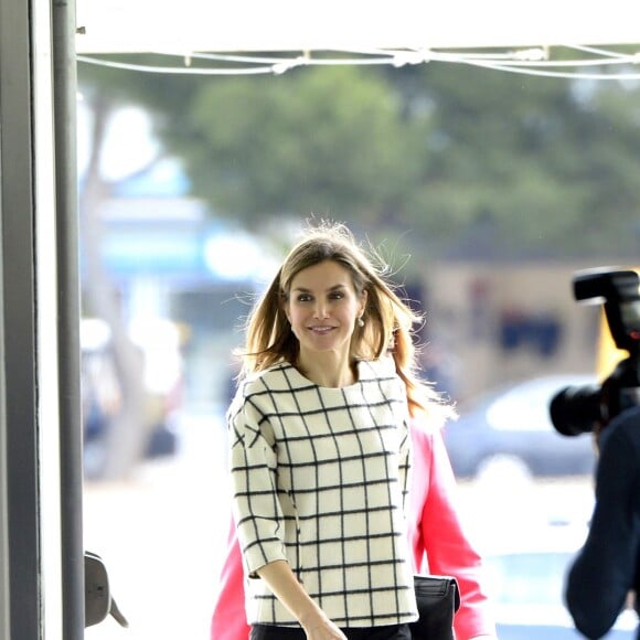 La reine Letizia d'Espagne lors de la commémoration de la journée mondiale de la Croix Rouge au palais des Congrès à Albacete, le 9 mai 2016.