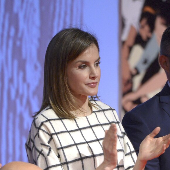 La reine Letizia d'Espagne lors de la commémoration de la journée mondiale de la Croix Rouge au palais des Congrès à Albacete, le 9 mai 2016.