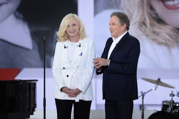 Michèle Torr et Michel Drucker lors de l'Enregistrement de l'émission "Vivement Dimanche" à Paris le 27 mai 2015 et qui sera diffusée le 21 juin 2015.