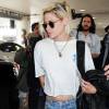 Kristen Stewart et sa compagne Alicia Cargile arrivent à l'aéroport de Los Angeles, le 19 mai 2016.