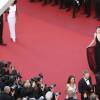 Milla Jovovich à la montée des marches du film "The Last Face" lors du 69ème Festival International du Film de Cannes le 20 mai 2016. © Lionel Urman / Bestimage