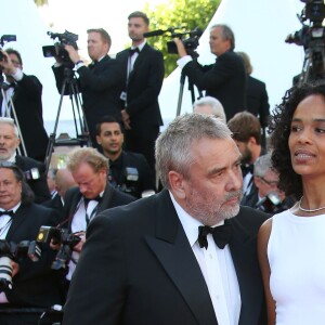 Luc Besson et sa femme Virginie Silla - Montée des marches du film "The Last Face" lors du 69ème Festival International du Film de Cannes. Le 20 mai 2016. © Olivier Borde-Cyril Moreau/Bestimage