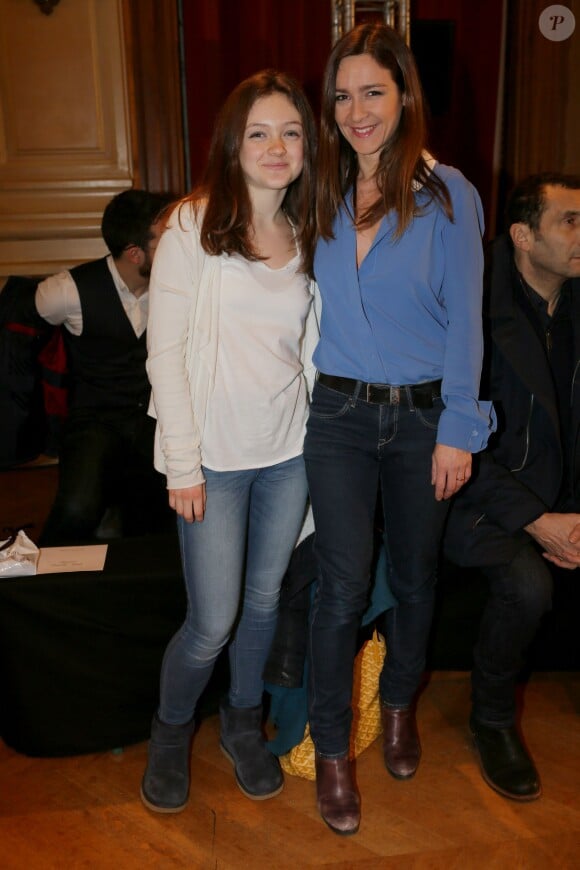 Emmanuelle Boidron et sa fille Leïa - People au défilé Haute Couture Dany Atrache Printemps-Eté 2016 à la Mairie du 4e arrondissement à Paris, le 25 janvier 2016. © CVS/Veeren/Bestimage