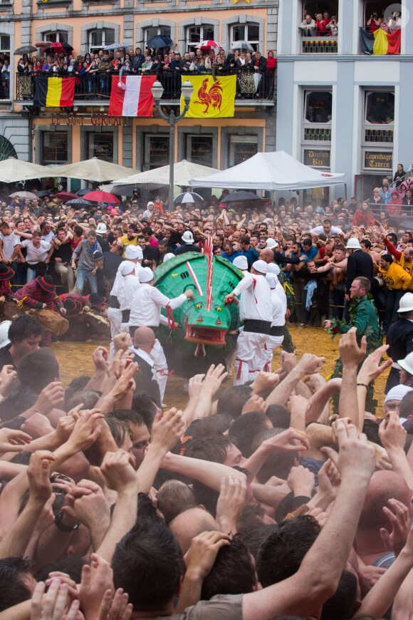 Ducasse de Mons, en Belgique, le 22 mai 2016