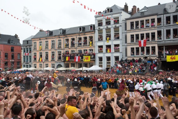 Ducasse de Mons, en Belgique, le 22 mai 2016
