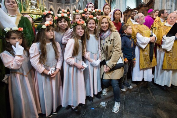 Lara Fabian et son mari Gabriel Di Giorgio assistent à la ducasse de Mons, en Belgique, le 22 mai 2016