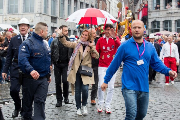 Lara Fabian et son mari Gabriel Di Giorgio assistent à la ducasse de Mons, en Belgique, le 22 mai 2016
