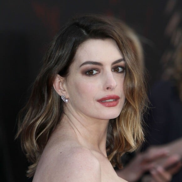 Anne Hathaway à la première de 'Alice Through The Looking Glass' au théâtre El Capitan à Hollywood, le 23 mai 2016