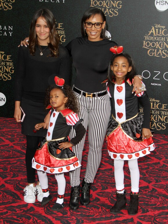 Melanie Brown (Mel B) et ses filles Angel Iris Murphy Brown et Madison Belafonte à la première de 'Alice Through The Looking Glass' au théâtre El Capitan à Hollywood, le 23 mai 2016