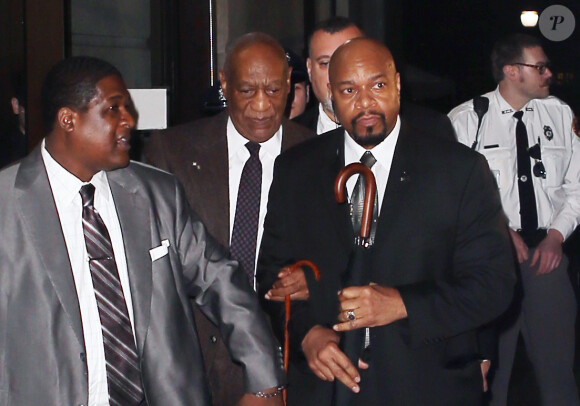 Bill Cosby quitte le tribunal au premier jour de son procès à Norristown en Pennsylvanie le 3 février 2016. Icône de la télévision américaine, humoriste respecté, philanthrope généreux, il est aujourd'hui soupçonné d'être aussi un dangereux prédateur sexuel. Accusée d'avoir drogué et agressé sexuellement ou violé plus de cinquante femmes entre 1965 et 2008, la star comparaît pour la première fois devant un tribunal pénal.  Disgraced actor/comedian Bill Cosby arrives at the Montgomery County Courthouse in Norristown, Pennsylvania on February 3, 2016, for the second day of his preliminary hearing on the 2005 sexual assault case. Despite the efforts of Cosby's legal team to get the case thrown out, the judge ruled that the case will not be dismissed. Cosby's team will attempt the appeal the decision. Disgraced actor/comedian Bill Cosby arrives at the Montgomery County Courthouse in Norristown, Pennsylvania on February 3, 2016, for the second day of his preliminary hearing on the 2005 sexual assault case. Despite the efforts of Cobsy's legal team to get the case thrown out, the judge ruled that the case will not be dismissed. Cosby's team will attempt the appeal the decision.03/02/2016 - Norristown