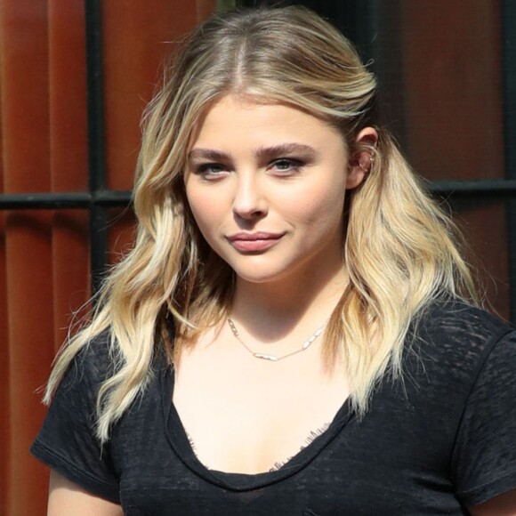 Chloë Grace Moretz à la sortie de l'hôtel The Bowery à New York, le 23 mai 2016
