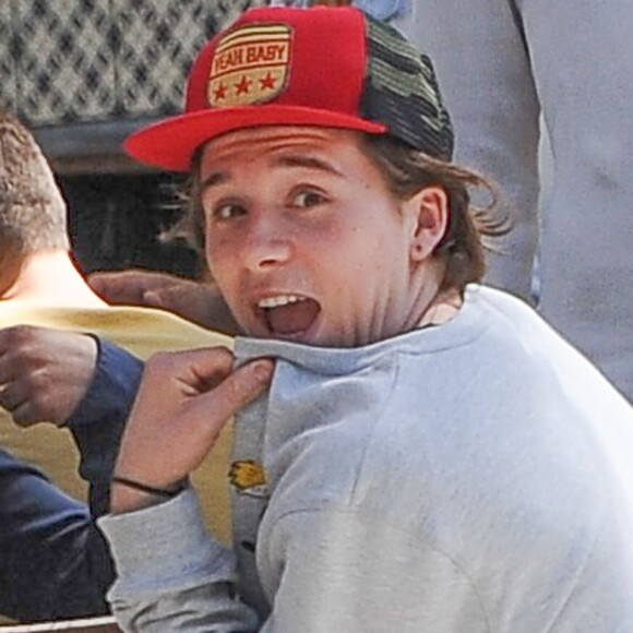 Chloë Grace Moretz déjeune avec son petit ami Brooklyn Beckham à Los Angeles, le 21 mai 2016