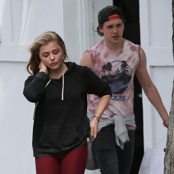 Chloë Grace Moretz et Brooklyn Beckham dans les rues de Los Angeles le 21 mai 2016