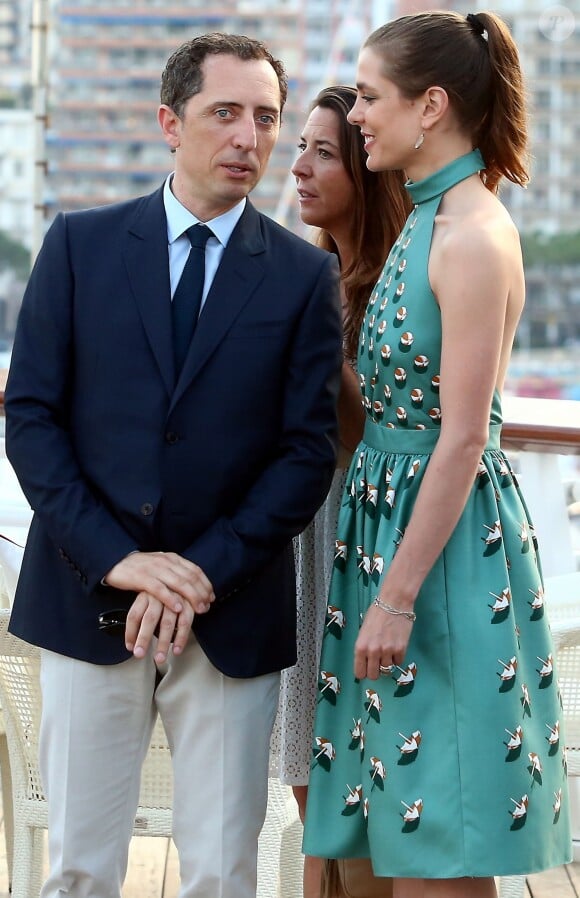 Gad Elmaleh et Charlotte Casiraghi arrivant à la soirée pour l'inauguration du nouveau Yacht Club de Monaco, Port Hercule, le 20 juin 2014.