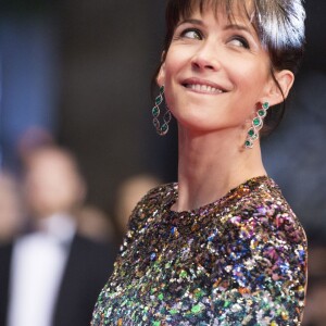 Sophie Marceau - Montée des marches du film "Shan He Gu Ren" (Mountains May Depart) lors du 68e Festival International du Film de Cannes, le 20 mai 2015. R