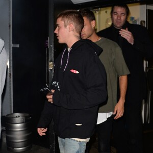 Justin Bieber quitte le club "Nice guy" à Los Angeles le 20 mai 2016.
