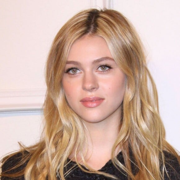 Nicola Peltz - Photocall lors de la présentation de la collection Chanel Paris-Salzburg 2014/2015 en l'honneur des Métiers d'Arts à New York, le 31 mars 2015.