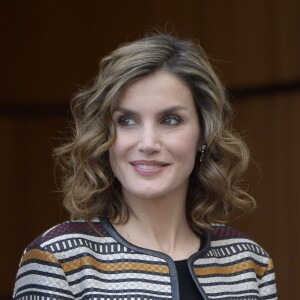 La reine Letizia d'Espagne lors d'un séminaire de journalisme au Monastère de Yoso à La Rioja, le 25 mai 2016. Le thème du séminaire était "L'humour dans le journalisme espagnol".