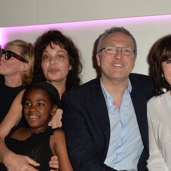 Exclusif - Jacques Sanchez, Chantal Ladesou, Isabelle Mergault et sa fille Maya, Laurent Ruquier et Danièle Evenou - Anniversaire de Jacques Sanchez au restaurant Nolita à Paris le 29 mai 2016. © Veeren/Bestimage