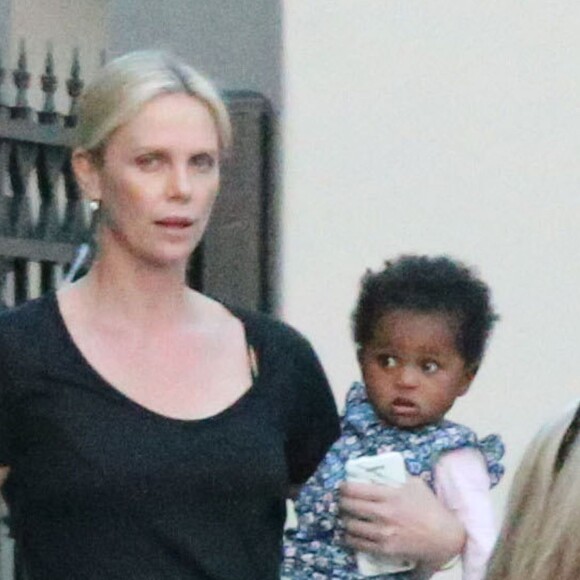 Exclusif - Charlize Theron emmène ses enfants Jackson et August à une fête d'anniversaire à Los Angeles, le 29 mai 2016