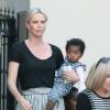 Exclusif - Charlize Theron emmène ses enfants Jackson et August à une fête d'anniversaire à Los Angeles, le 29 mai 2016