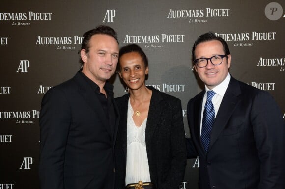 Semi-exclusif - Vincent Pérez et sa femme Karine Silla, avec François-Henry Bennahmias (CEO d'Audemars Piguet) - Inauguration de la boutique Audemars Piguet, 15 rue Royale, et présentation de la nouvelle collection Royal Oak Yellow Gold, à Paris, le 26 mai 2016. © Rachid Bellak/Bestimage