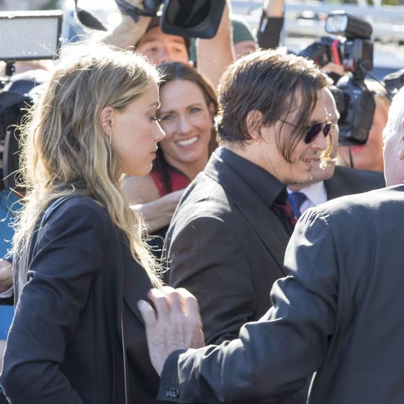 Johnny Depp et sa femme Amber Heard arrivent au tribunal de Southport pour le procès dans lequel est impliquée Amber pour avoir fait entrer sur le territoire ses chiens Pistol et Boo sans les déclarer à Southport le 18 Avril 2016.