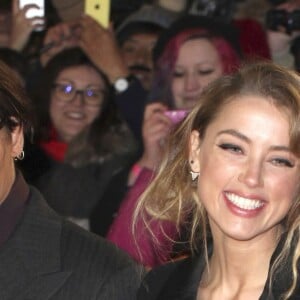 Johnny Depp et sa fiancée Amber Heard - Première du film "Charlie Mortdecai" à l'Empire, Leicester Square, à Londres, le 19 janvier 2015.