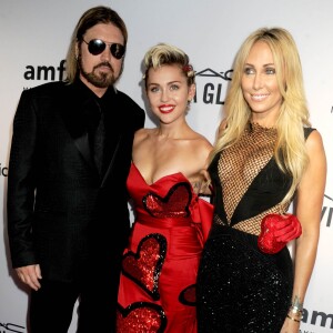 Billy Ray Cyrus, Miley Cyrus et Tish Cyrus - Gala "AmfAR Inspiration Gala" à New York, le 16 juin 2015.