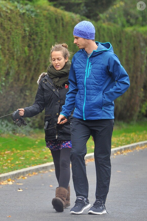 Exclusif - Andy Murray et sa femme Kim à Londres en novembre 2015, en promenade avec leurs chiens quelques mois avant la naissance de leur fille Sophia.
