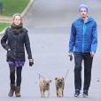 Exclusif - Andy Murray et sa femme Kim à Londres en novembre 2015, en promenade avec leurs chiens quelques mois avant la naissance de leur fille Sophia.