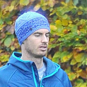 Exclusif - Andy Murray et sa femme Kim à Londres en novembre 2015, en promenade avec leurs chiens quelques mois avant la naissance de leur fille Sophia.