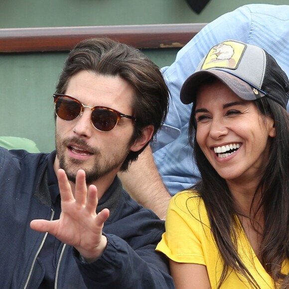Reem Kherici et Raphaël Personnaz - People dans les tribunes lors du Tournoi de Roland-Garros (les Internationaux de France de tennis) à Paris, le 27 mai 2016. © Cyril Moreau/Bestimage