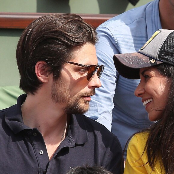 Reem Kherici et Raphaël Personnaz - People dans les tribunes lors du Tournoi de Roland-Garros (les Internationaux de France de tennis) à Paris, le 27 mai 2016. © Cyril Moreau/Bestimage