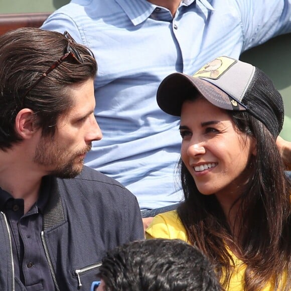 Reem Kherici et Raphaël Personnaz - People dans les tribunes lors du Tournoi de Roland-Garros (les Internationaux de France de tennis) à Paris, le 27 mai 2016. © Cyril Moreau/Bestimage