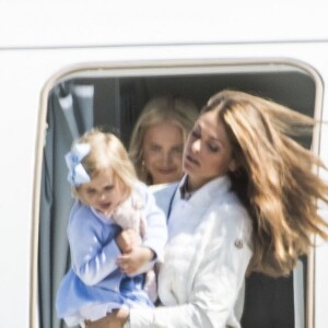 La princesse Madeleine de Suède, son mari Christopher O'Neill et leur fille la princesse Leonore arrivent à Visby le 3 juin 2016