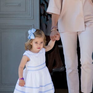 La princesse Madeleine de Suède avec son mari Christopher O'Neill et leur fille la princesse Leonore lors d'une visite dans le Gotland à Visby le 3 juin 2016.  Visit to Gotland of Princess Madeleine and Christopher O'Neill and their daughter Princess Leonore in Visby on June 3, 2016.03/06/2016 - Visby