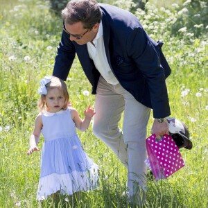 La princesse Madeleine de Suède avec son mari Christopher O'Neill et leur fille la princesse Leonore lors d'une visite dans le Gotland à Visby le 3 juin 2016.  Visit to Gotland of Princess Madeleine and Christopher O'Neill and their daughter Princess Leonore in Visby on June 3, 2016.03/06/2016 - Visby