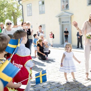 La princesse Madeleine de Suède avec son mari Christopher O'Neill et leur fille la princesse Leonore lors d'une visite dans le Gotland à Visby le 3 juin 2016.  Princess Madeleine with her husband Christopher O'Neill and daughter princess Leonore visiting Gotland, Sweden, June 3rd, 2016.03/06/2016 - Visby