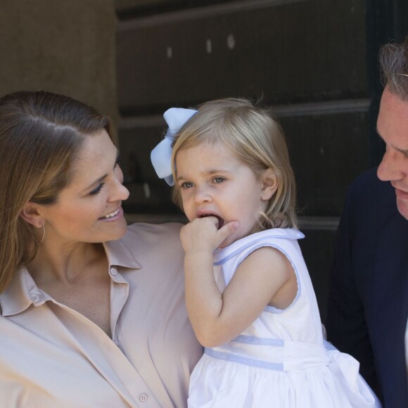 La princesse Madeleine de Suède avec son mari Christopher O'Neill et leur fille la princesse Leonore lors d'une visite dans le Gotland à Visby le 3 juin 2016.  Princess Madeleine with her husband Christopher O'Neill and daughter princess Leonore visiting Gotland, Sweden, June 3rd, 2016.03/06/2016 - Visby