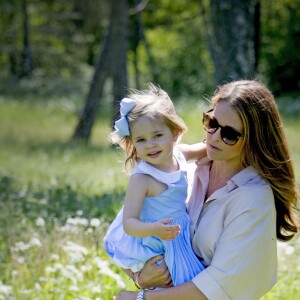 La princesse Madeleine de Suède avec son mari Christopher O'Neill et leur fille la princesse Leonore lors d'une visite dans le Gotland à Visby le 3 juin 2016.  Princess Madeleine with her husband Christopher O'Neill and daughter princess Leonore visiting Gotland, Sweden, June 3rd, 2016.03/06/2016 - Visby