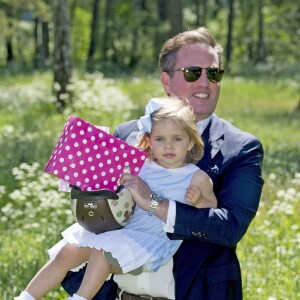 La princesse Madeleine de Suède avec son mari Christopher O'Neill et leur fille la princesse Leonore lors d'une visite dans le Gotland à Visby le 3 juin 2016.  Princess Madeleine with her husband Christopher O'Neill and daughter princess Leonore visiting Gotland, Sweden, June 3rd, 2016.03/06/2016 - Visby