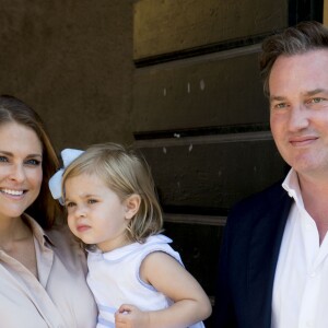 La princesse Madeleine de Suède avec son mari Christopher O'Neill et leur fille la princesse Leonore lors d'une visite dans le Gotland à Visby le 3 juin 2016.  Princess Madeleine with her husband Christopher O'Neill and daughter princess Leonore visiting Gotland, Sweden, June 3rd, 2016.03/06/2016 - Visby