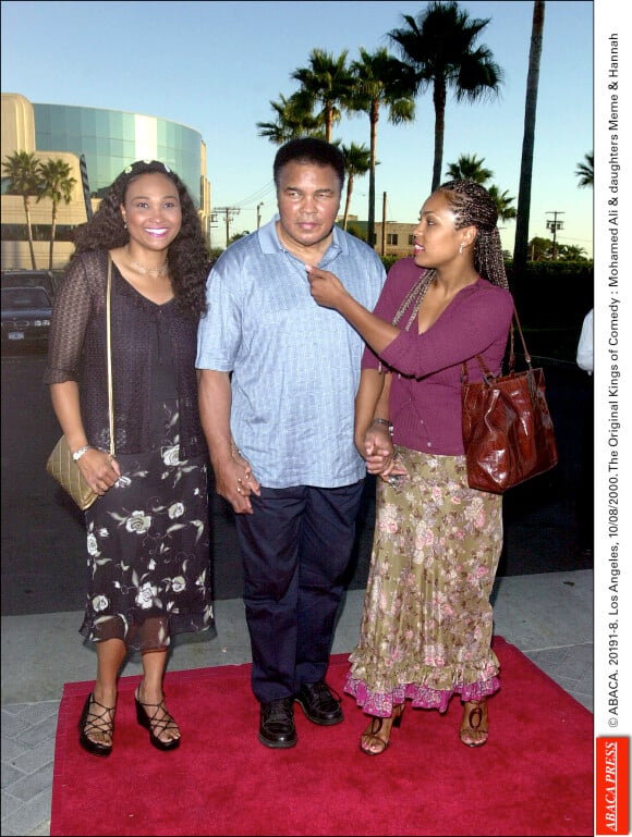 Mohamed Ali avec ses filles Meme & Hana en 2000.