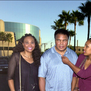 Mohamed Ali avec Meme et Hana à Los Angeles en 2000.
