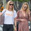 Exclusif - Candice Swanepoel enceinte est allée déjeuner avec ses amis Doutzen Kroes, Sunnery James et un photographe de mode au restaurant Bar Pitti au Greenwich Village à New York, le 5 juin 2016