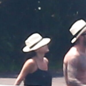 Exclusif -  David Beckham et sa femme Victoria Beckham - Eva Longoria se détend avec ses amis à la piscine le lendemain de son mariage avec José Baston à Valle Del Bra au Mexique, le 22 mai 2016