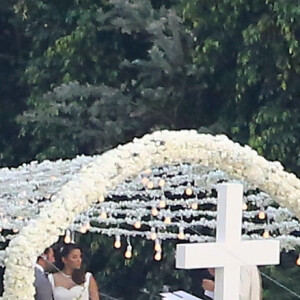 Exclusif - Prix Spécial - No Web - Cérémonie du mariage de Eva Longoria et José Baston au Mexique à Vallee de Bravo le 21 mai 2016. 200 invités étaient présents pendant la cérémonie qui s'est déroulée au coucher du soleil devant une grande croix blanche. 21/05/2016 - Vallee de Bravo