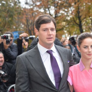 Benjamin Walker et Kaya Scodelario - Arrivées au défilé de mode "Chanel", collection prêt-à-porter printemps-été 2016, à Paris. Le 6 octobre 2015